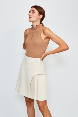 Cream Karen Millen Buckle Detail Pleated Mini Skirt | 7896CYPGT